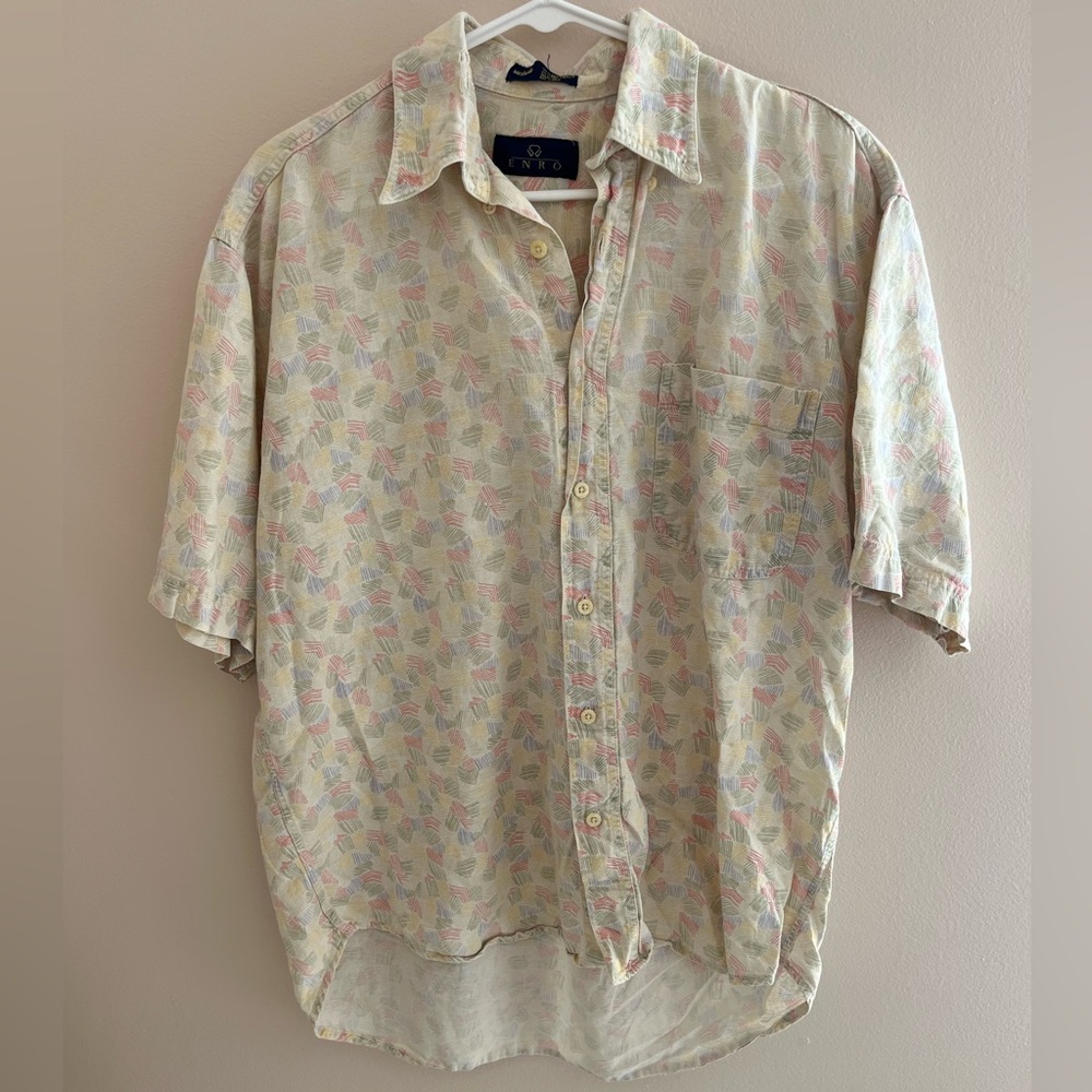 Vintage Men’s Size Medium Button Up short sleeve casual multi color shirt